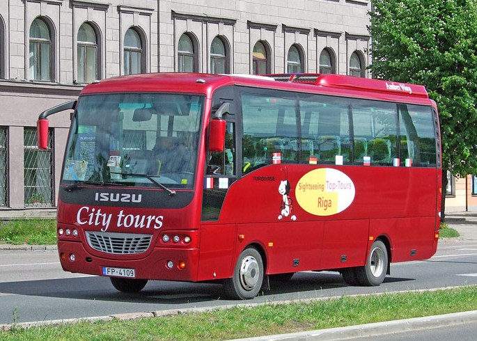 Autobusa noma Madonā Isuzu 25 vietas