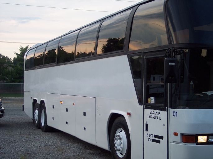 Autobusu noma Madonā Neoplan
