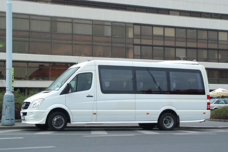 LUX klases mikroautobusu noma Madonā